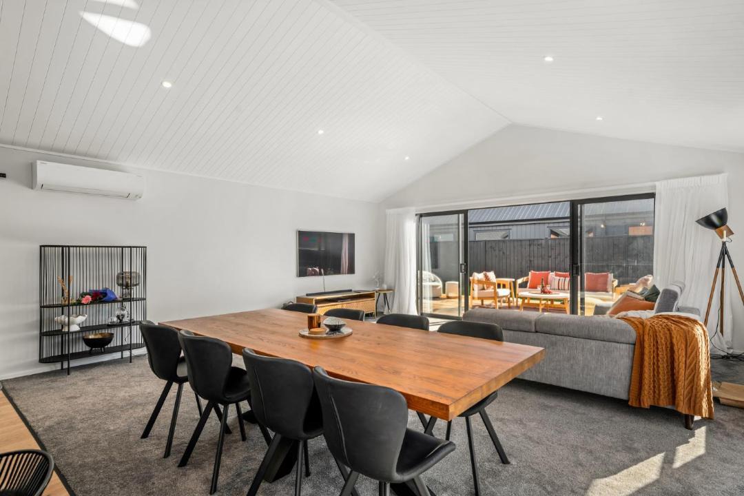 Photo of Livingroom in Lowburn