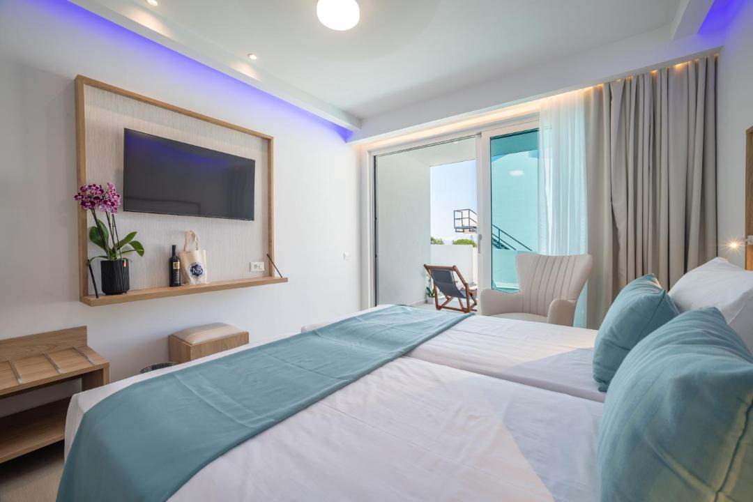 Photo of Bedroom in Neromilos