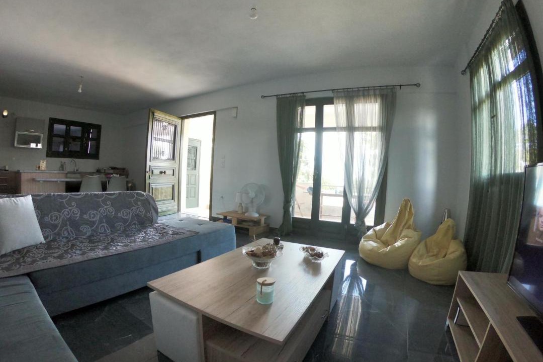 Photo of Others in Parisata