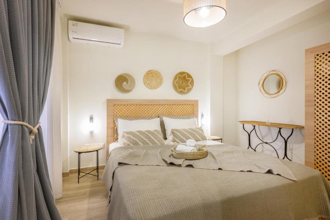 Photo of Others in Aristotelis