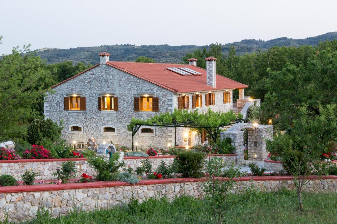 Photo of Buildings in Sipiada