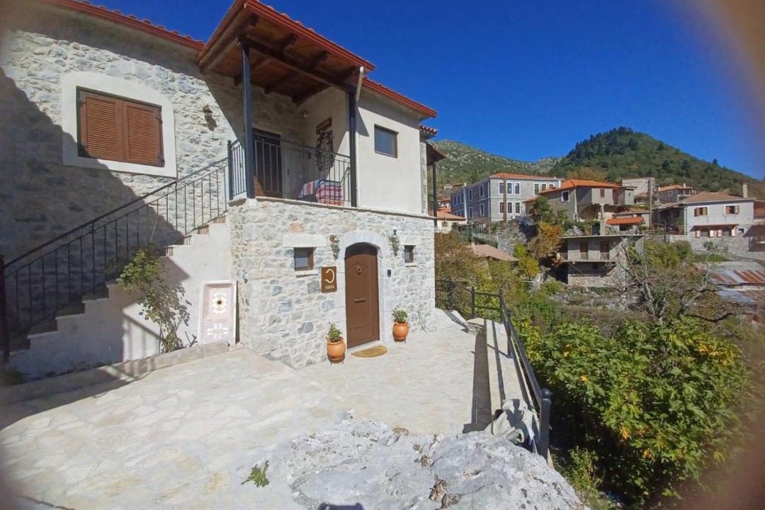 Photo of Buildings in Trikolonoi
