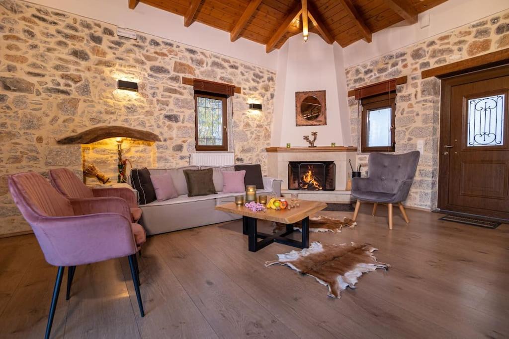 Photo of Livingroom in Mesa Lasithion