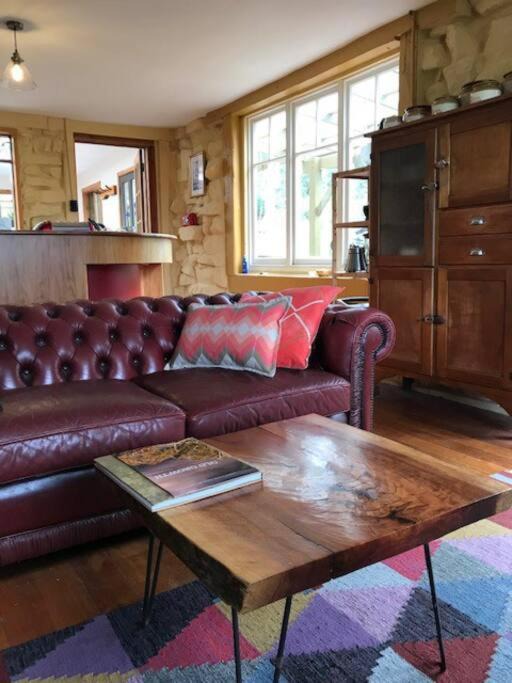 Photo of Livingroom in Simpsons Bay