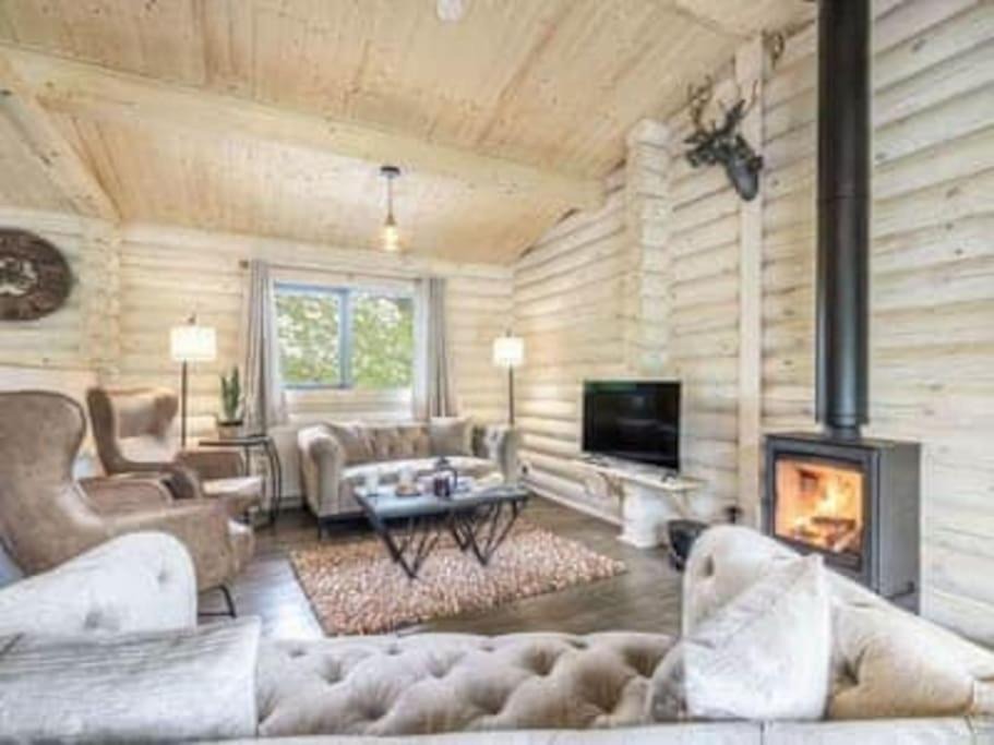 Photo of Livingroom in Rockcliffe