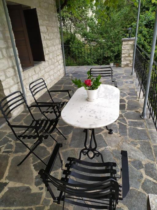 Photo of Patio Balcony in Syrrako