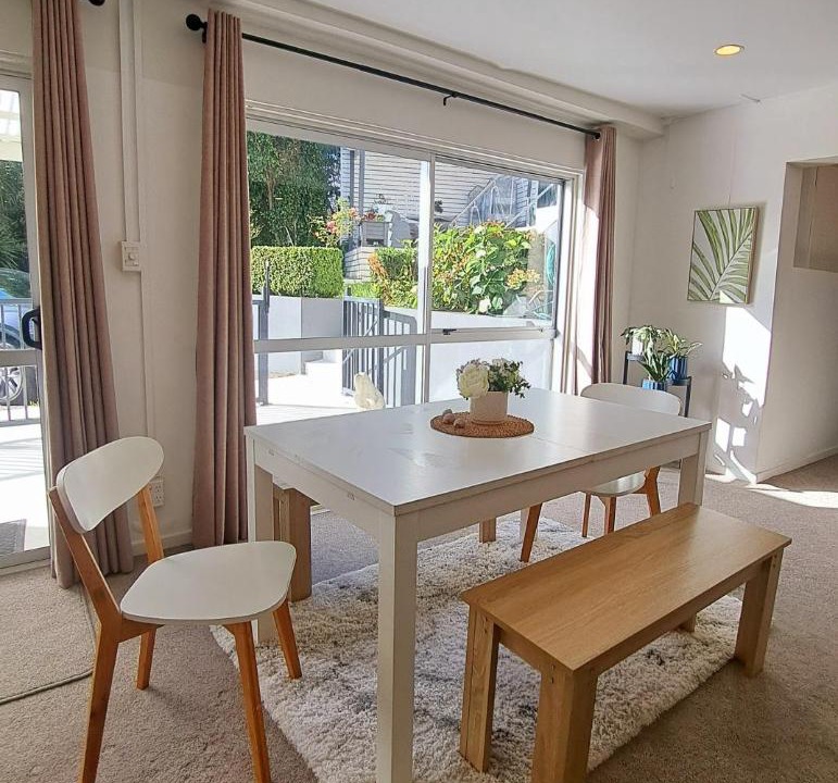 Photo of Livingroom in Murrays Bay