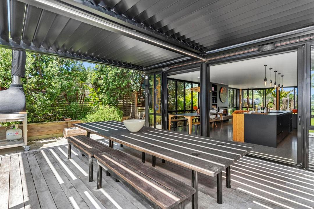 Photo of Patio Balcony in Matapouri