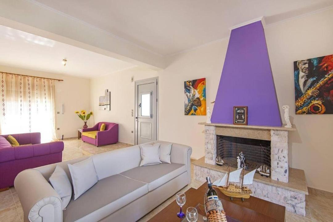 Photo of Livingroom in South Rhodes