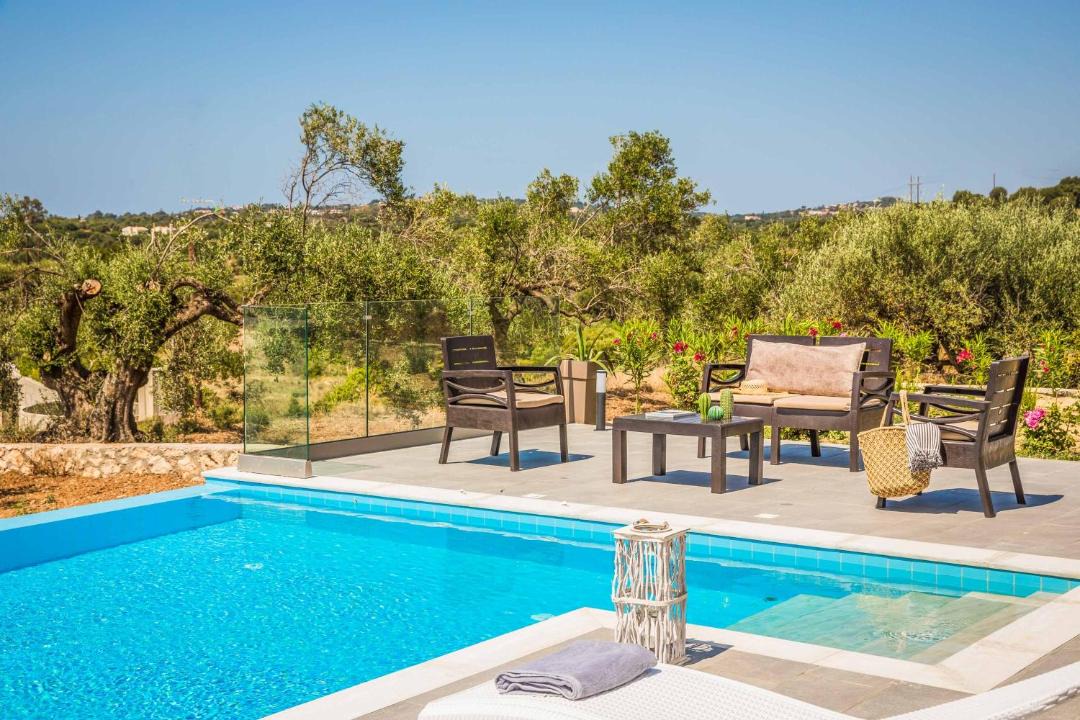 Photo of Outdoor in Karavados