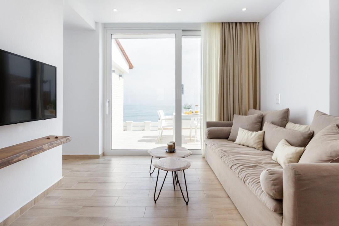 Photo of Livingroom in Kokkini Chani