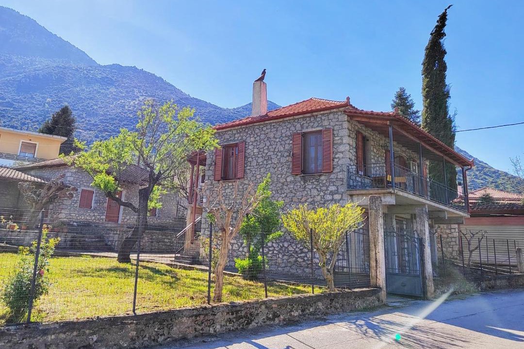 Photo of Buildings in Lilaia