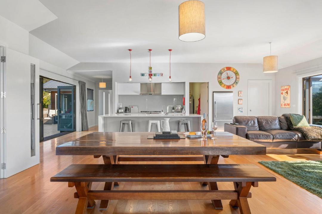 Photo of Livingroom in Albert Town