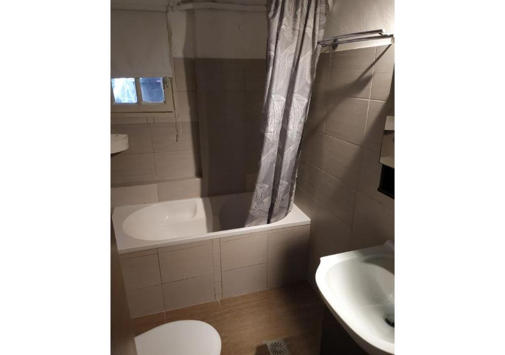 Photo of Bathroom in Magoulades