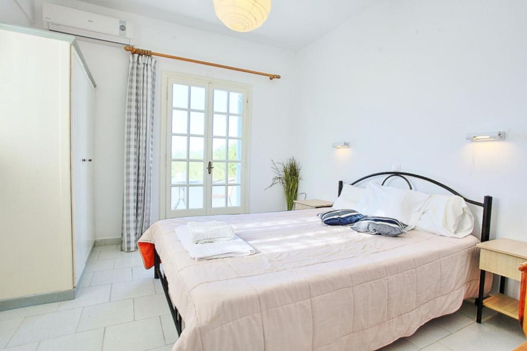 Photo of Bedroom in Almiros Beach