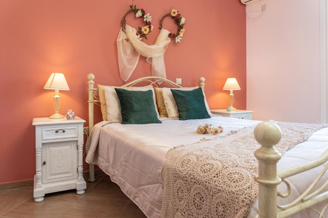 Photo of Bedroom in Katapodata