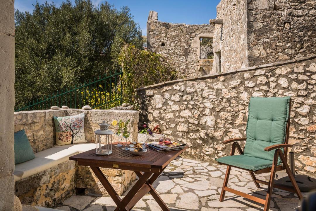 Photo of Patio Balcony in Tselendata