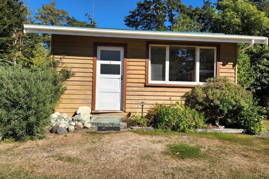 Photo of Others in Manapouri