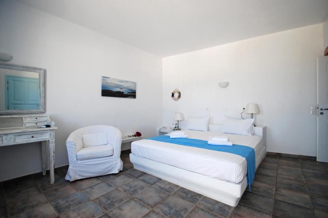 Photo of Others in Chora Folegandros