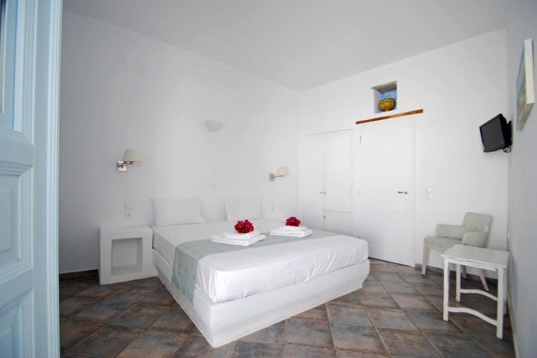 Photo of Others in Chora Folegandros