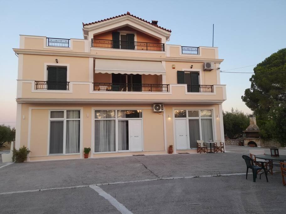 Photo of Buildings in Agrilia