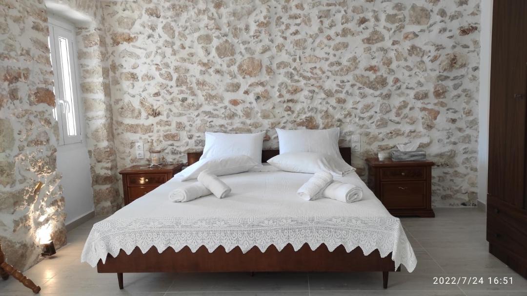 Photo of Bedroom in Ano Volimes