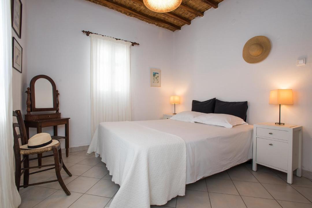 Photo of Bedroom in Platis Gialos