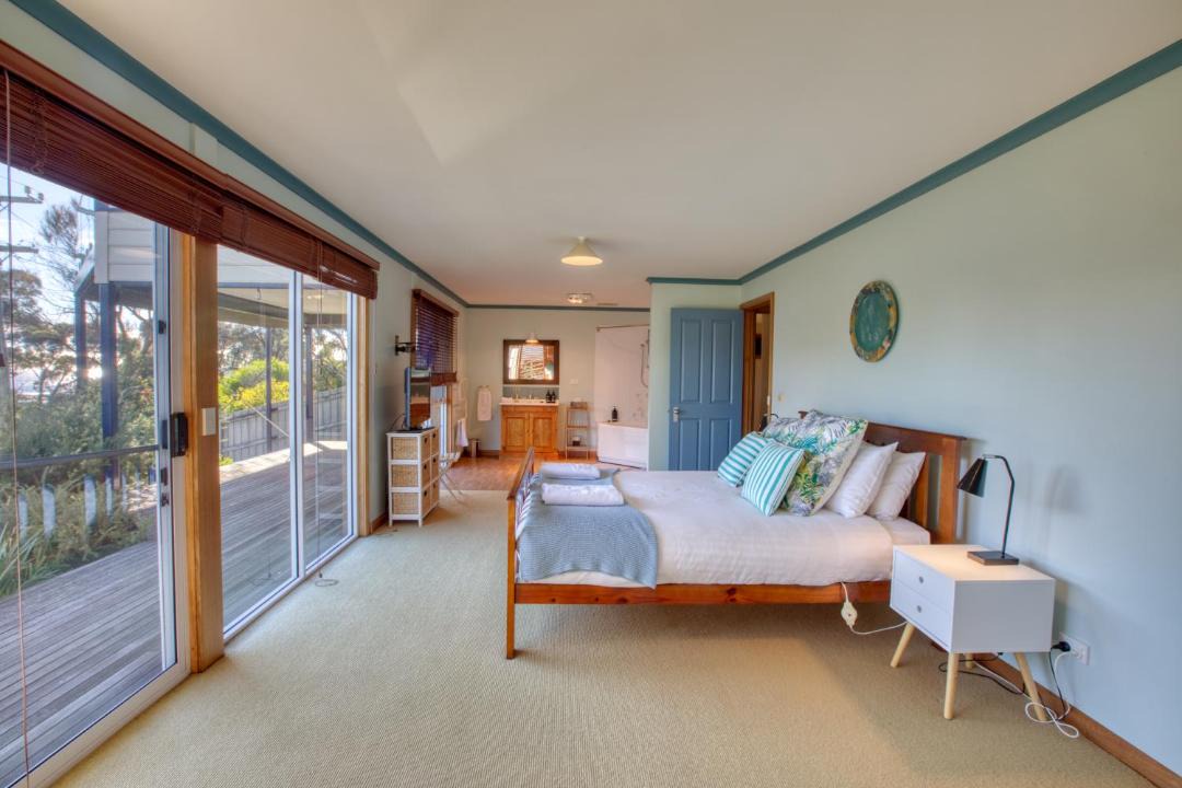 Photo of Bedroom in Binalong Bay