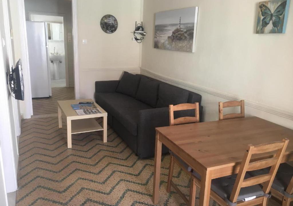 Photo of Livingroom in Paleopolis