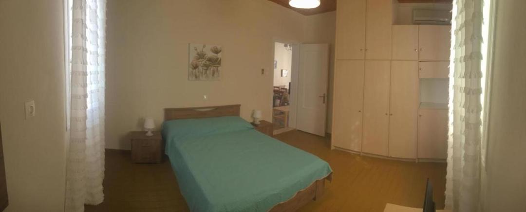 Photo of Bedroom in Paleopolis