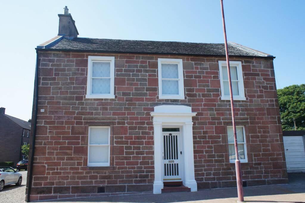 Photo of Buildings in Helensburgh