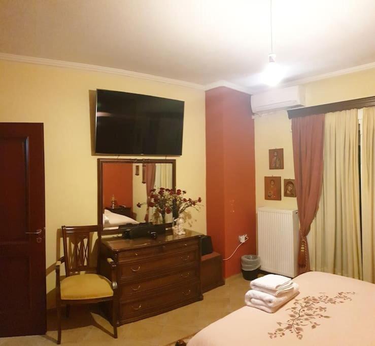 Photo of Others in Anatoli