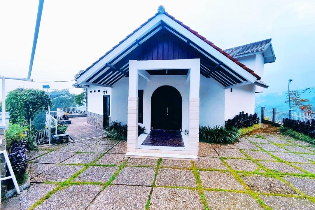 Photo of Buildings in Cipanas