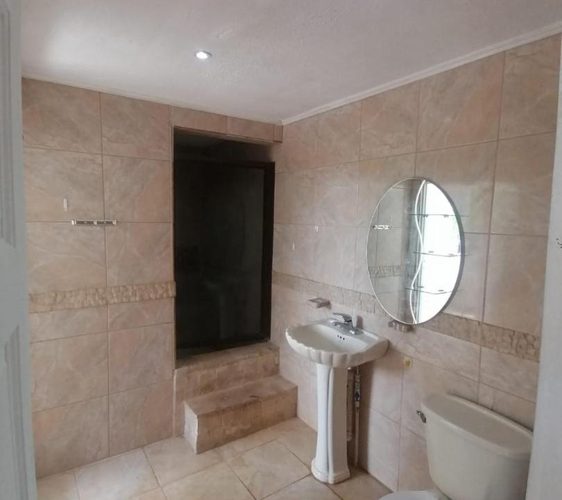Photo of Bathroom in Tarcoles