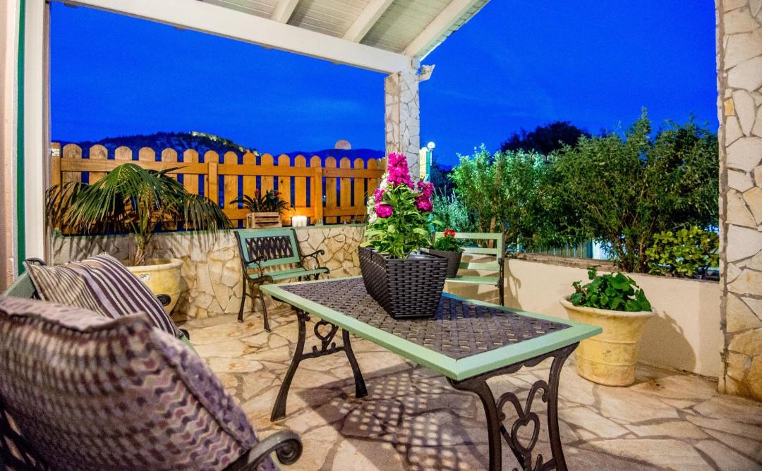 Photo of Patio Balcony in Mazarakata