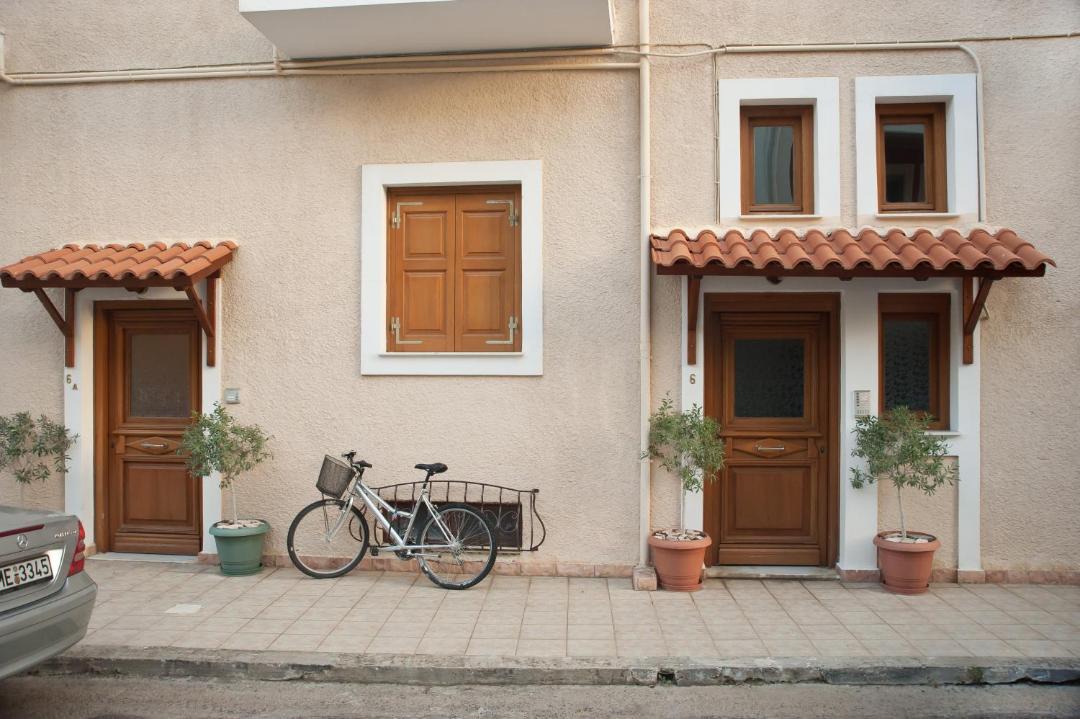 Photo of Buildings in Delfoi