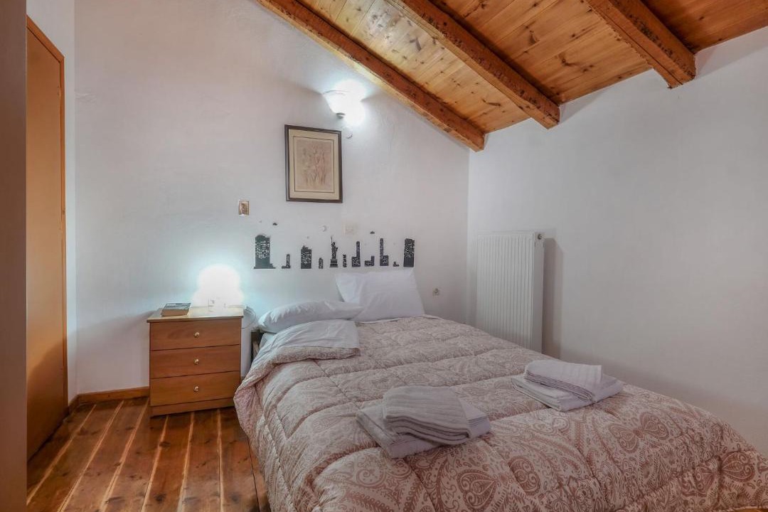 Photo of Bedroom in Ano Volimes