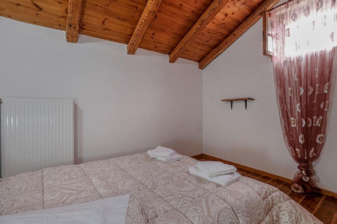 Photo of Bedroom in Ano Volimes
