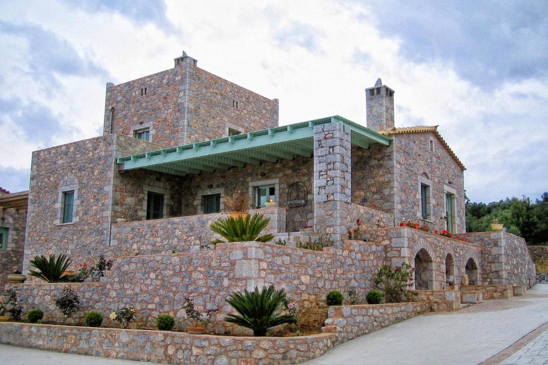 Photo of Others in Omales