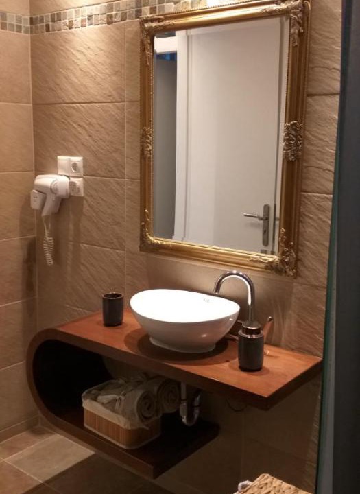 Photo of Others in Mariou