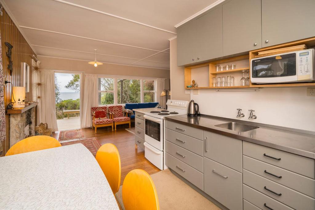 Photo of Kitchen in Pakawau