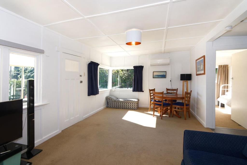 Photo of Livingroom in Waikawa Bay