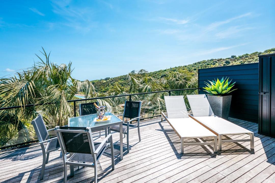 Photo of Patio Balcony in Matiatia Bay