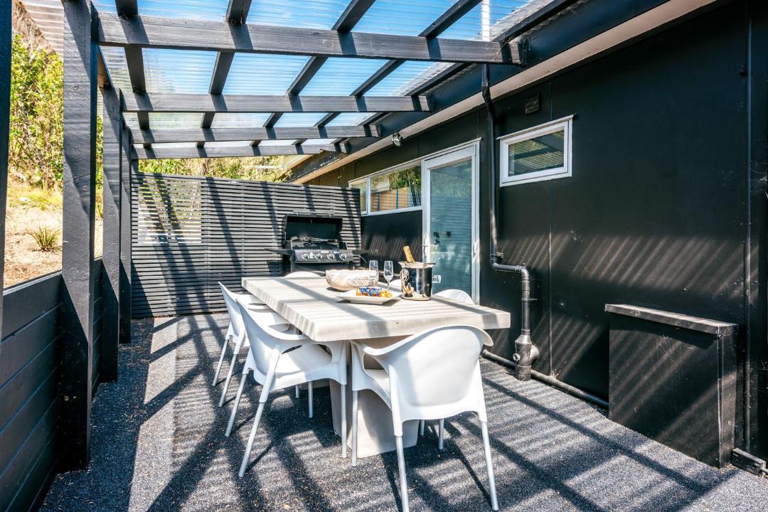 Photo of Patio Balcony in Matiatia Bay