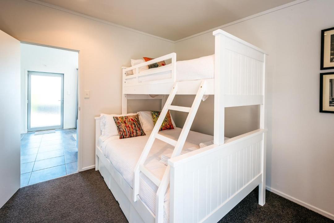 Photo of Bedroom in Matiatia Bay