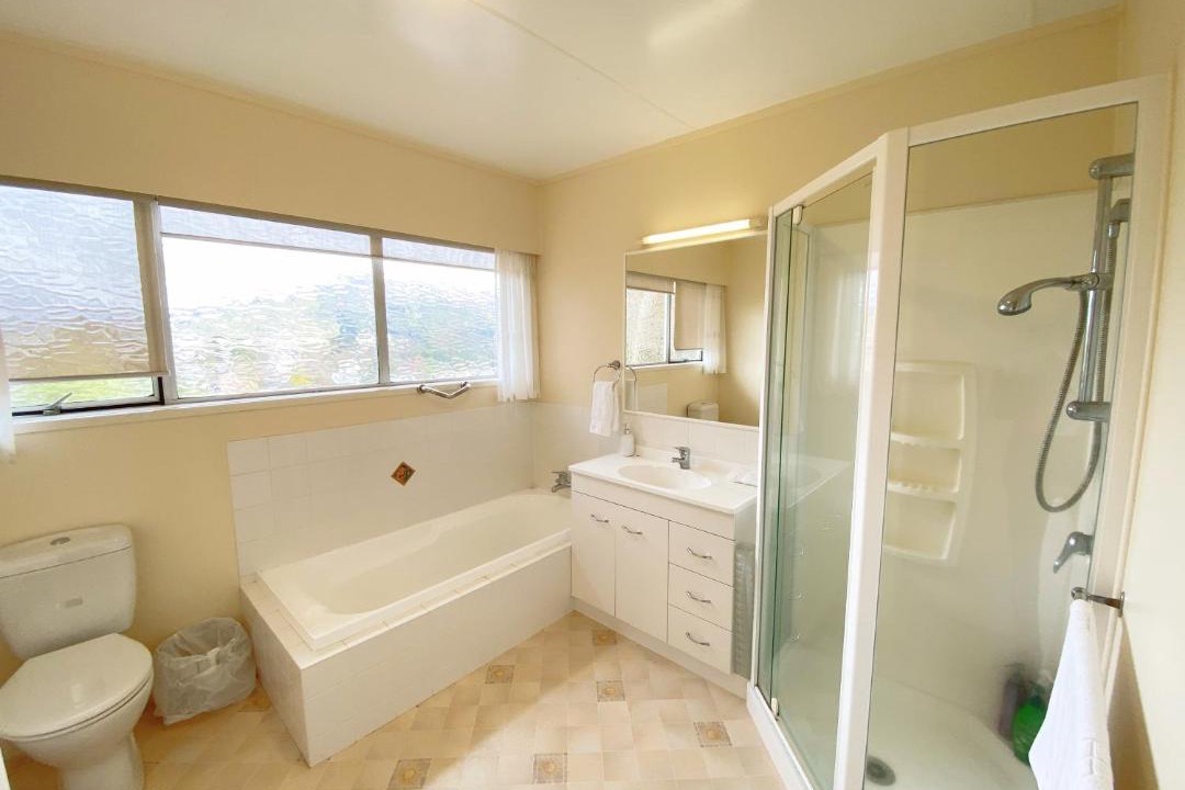 Photo of Bathroom in Kawaha Point