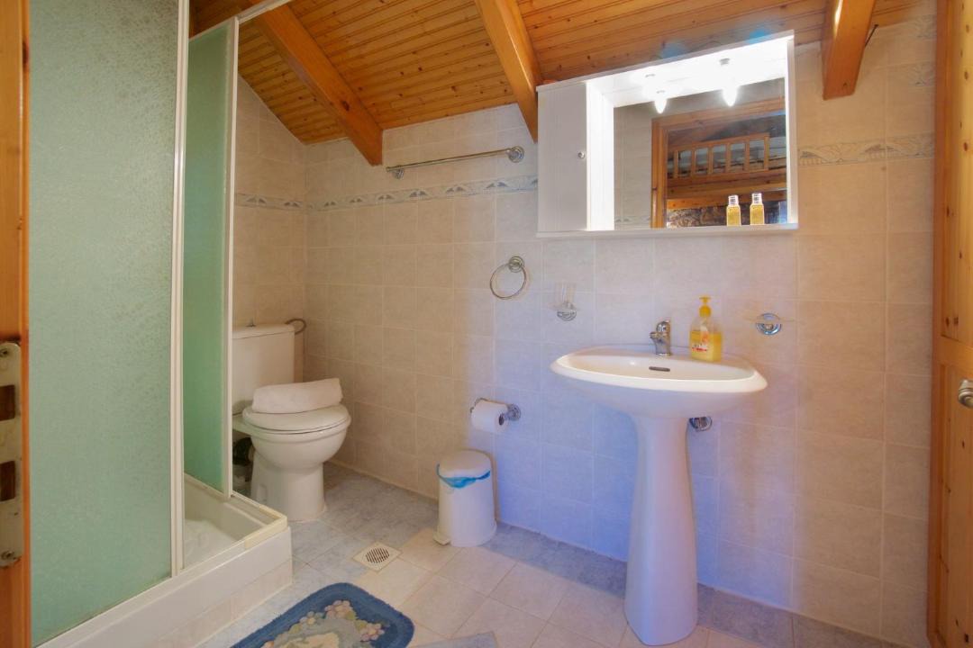 Photo of Bathroom in Mazarakata