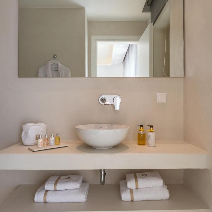 Photo of Bathroom in Elia