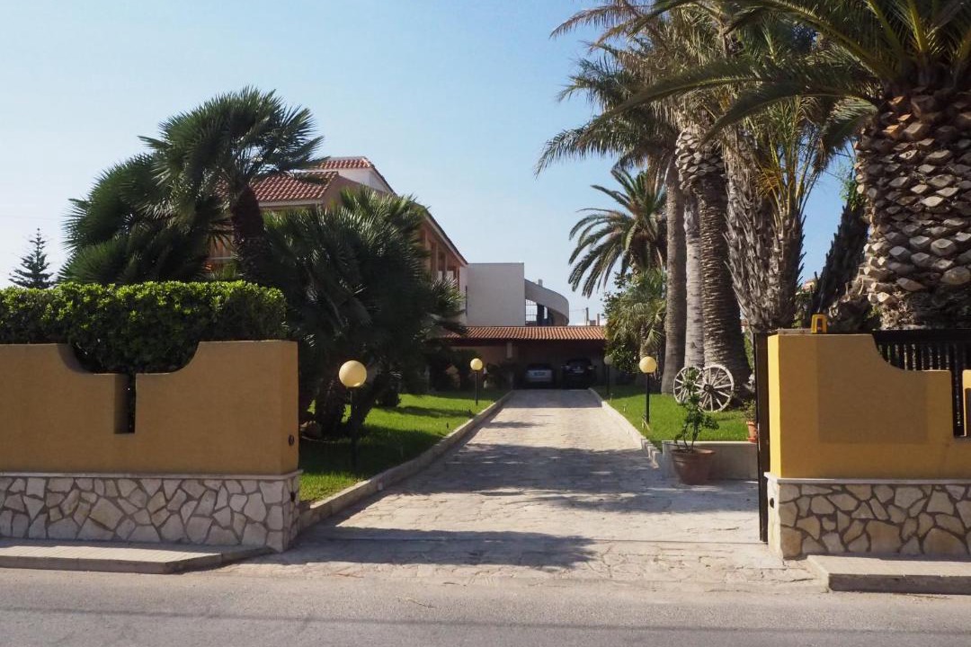 Photo of Others in Noto