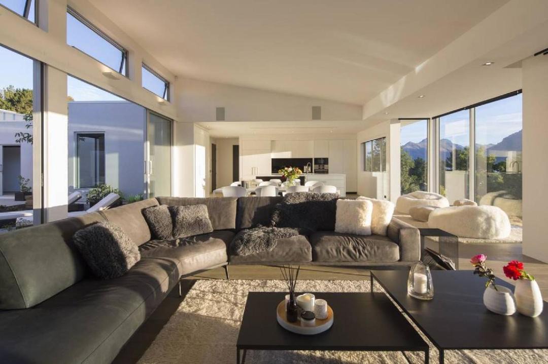 Photo of Livingroom in Kelvin Heights